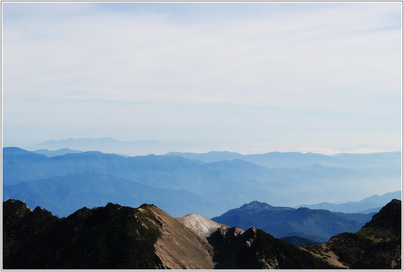 2012-07-13 07-53-26從南湖大山看向東方.JPG